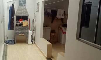 Imagem 2: Casa à Venda com Barracão no Fundo - Excelente Oportunidade!