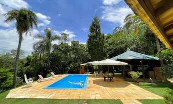 Imagem 2: Chácara de cinema com 6.500m2, duas casas, 350 e 70m2 em cond. fechado