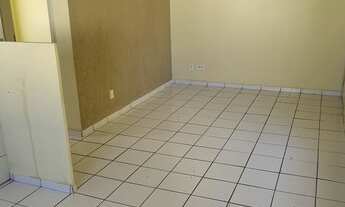 Imagem 2: Apto 2º andar, Face Norte, com 2 quartos amplos, pintura nova, Financia até 90%, aceita FG