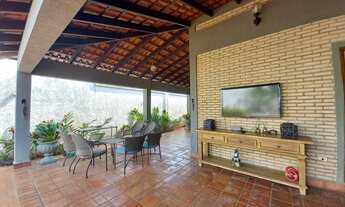 Imagem 3: Magnífica Casa Térrea no Carandá Bosque com Amplo Terreno - 4 Suítes