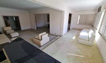 Imagem 3: Exclusividade!Andar alto,amplo,no coração do bairro. PORTARIA imponente.vaga.jardim. COLAD