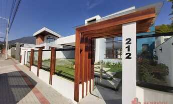 Imagem: CASA RESIDENCIAL em JOINVILLE - SC, DONA