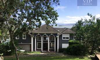 Imagem: Casa Estilo Neo Clássico Frente Mar em