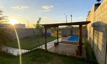 Imagem: Casa com piscina e 3 quartos em chapada