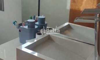 Imagem 5: Casa para aluguel, 4 quartos, 1 suíte, 4 vagas, Laranjeiras - Uberlândia/MG