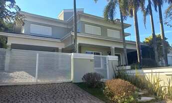 Imagem: Belíssima casa no condomínio Chamonix