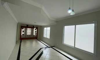 Imagem 2: Casa DAMHA 1 sobrado à venda com 4 suítes, escritório, sala 3, piscina, churras, aquec.pro