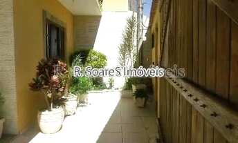 Imagem 5: CASA COM QUATRO QUARTOS, SENDO TRÊS SUÍTES, RUA TEJO EM VILA VALQUEIRE