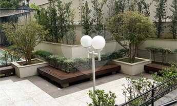 Imagem 2: Apartamento para aluguel e venda tem 237 metros quadrados com 4 quartos