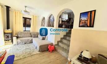 Imagem 2: Casa com 04 dormitórios no bairro Itaguaçu, em Florianópolis