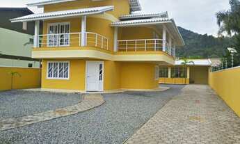 Imagem 2: CASA COM PISCINA NO ESTALEIRINHO - BALNEARIO CAMBORIU