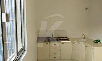 Imagem: Casa com 1 quarto, sala, cozinha, banheiro