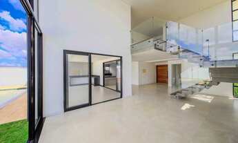 Imagem 5: Uma casa projetada para o conforto e momentos em família no Alphaville para venda