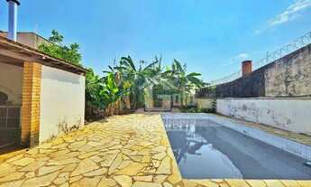 Imagem: Casa com 3 Quartos com Piscina, 199m² no