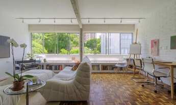 Imagem 2: Apartamento com dois quartos (reformado) no Ahú