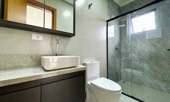 Imagem 3: Casa semi mobiliada com 3 dormitórios sendo 1 suíte e 4 vagas de garagem em São José dos P