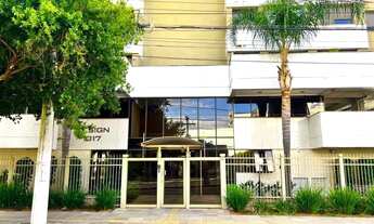 Imagem 2: Apartamento 2 dormitórios semimobiliado com box duplo e Infra no Menino Deus