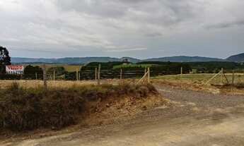 Imagem: Linda chacara apenas 1 km do asfalto em