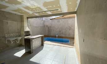 Imagem 3: JL-Vendo linda casa com piscina, pé direito alto, porcelanato na QNL 11, excelente localiz