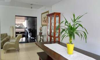 Imagem 6: Residência totalmente plana com 04 dormitórios, 02 salas, ampla área de festas com churras