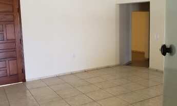 Imagem 3: Casa com 03 dormitórios, Salão comercial e Edícula. Aceita permuta!