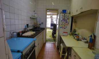 Imagem 2: Apartamento para venda tem 75 metros quadrados com 2 quartos em Copacabana - Rio de Janeir