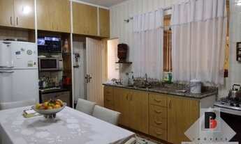 Imagem 2: Casa térrea a venda no Tatuapé com quintal e churrasqueira