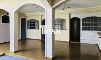 Imagem 2: ALUGA - Casa residencial / Edícula com 2 quartos churrasqueira vaga de garagem bairro jard