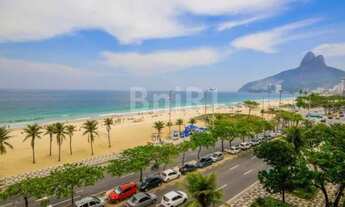 Imagem 1: Frontal Mar Apartamento com 3 dormitórios