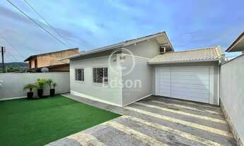 Imagem: Casa à venda no bairro Picadas do Sul