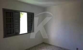 Imagem 2: Casa com 2 dormitórios, sala, cozinha, 2 banheiros, área de serviço e 1 vaga