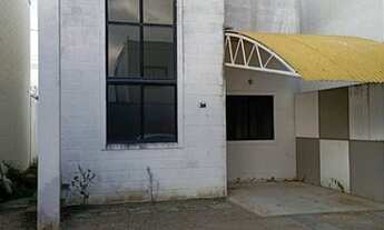 Imagem: Casa com 2/4 sendo uma suíte, à venda