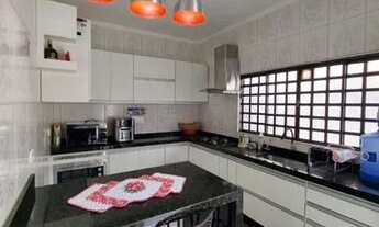 Imagem 2: OPORTUNIDADE Casa com 2 dormitórios