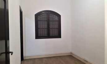 Imagem 7: A poucos minutos da estação de metrô B.Funda e do corredor de ônibus da Av. Francisco Mata