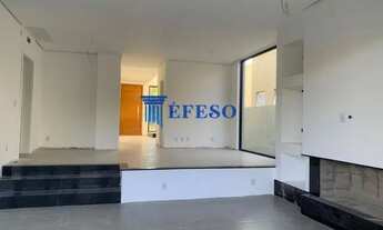 Imagem 4: Casa de condomínio sobrado para aluguel possui 317 metros quadrados com 3 quartos