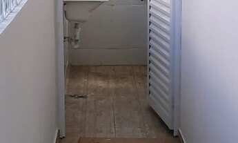 Imagem 4: Alugo apt terreo fundos