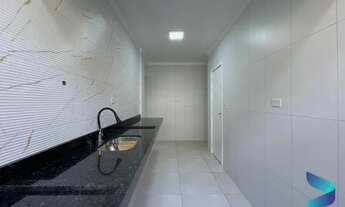 Imagem 4: Apartamento de 2 dormitórios, reformado, a 2 quadras da praia