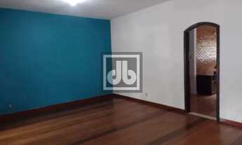 Imagem 6: Casa Linear Pechincha Terreno com arvores frutíferas 4 quartos sendo 2 suítes churrasqueir