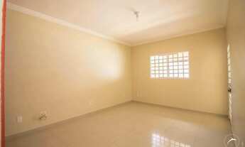 Imagem 2: Casa de 3 quartos, sendo 1 suíte, sozinha no lote, para alugar na QE 34 Guará II