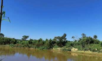 Imagem: Terrenos com Rio nos Fundos em Região de