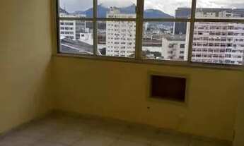 Imagem 3: Apartamento no centro, quarto e sala reformado e vista livre