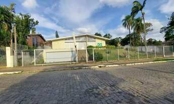 Imagem 2: Casa de 04 dormitórios, sendo 01 suíte, sala de estar e jantar, cozinha, churrasqueira, ba