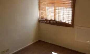 Imagem 5: 3 quartos com 2 vagas, no miolo do bairro! Raridade!!