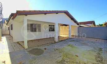 Imagem 2: CASA com 2 quartos em Peruíbe, no bairro Balneario Florida