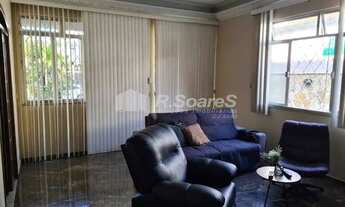 Imagem 4: Casa com 04 Quartos na Vila Valqueire, Rua das Cravinas.ACEITANDO FINANCIAMENTO