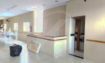 Imagem 4: Salão comercial medindo aproximadamente 180 m2 com 2 banheiros, refeitório e terraço