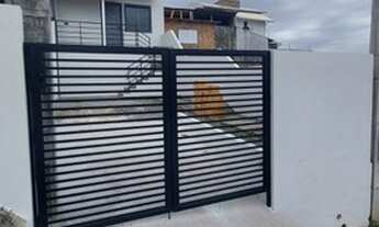 Imagem: Sobrado com 2 dormitórios no Lot. Terra