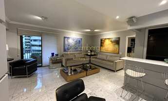 Imagem: Apartamento luxuoso em condomínio neo-clássico