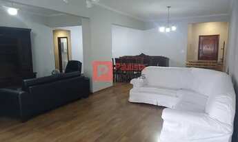 Imagem 4: Apartamento com 165m2, para locação, 2 dormitórios, 1 suíte, 1 vaga, repleto de armários