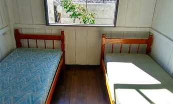 Imagem: Quarto apenas para moças em casa compartilhada